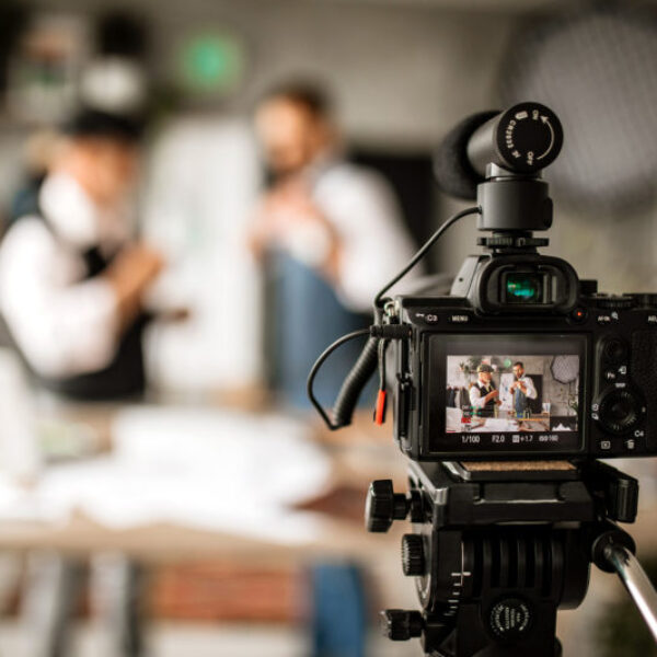 Camera-on-Sound-on-1257108641_6720x4480-800x533